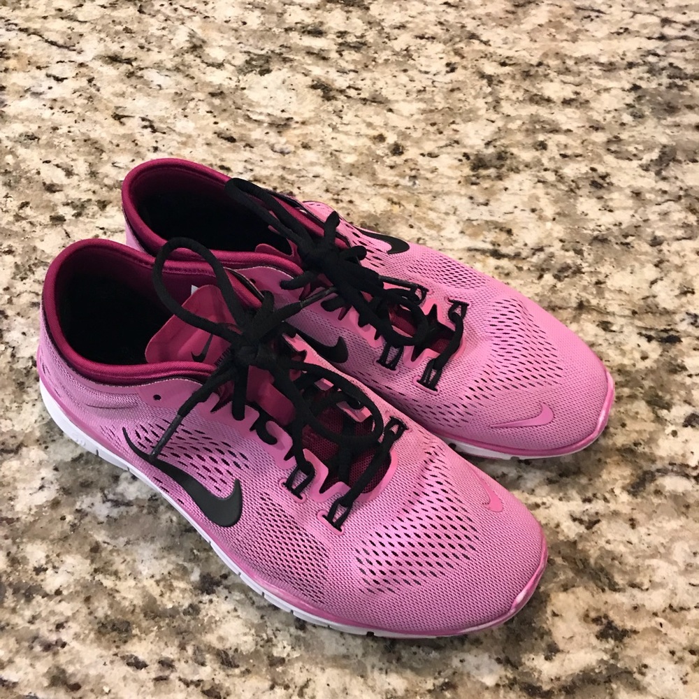 Women’s Nike Free Run 5.0 Size 9.5